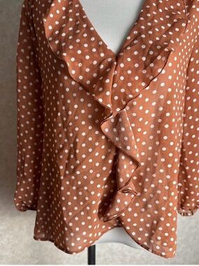 Womens Zara Rust Polka Dot Ruffle V-Neck Lightweight Blouse size Large